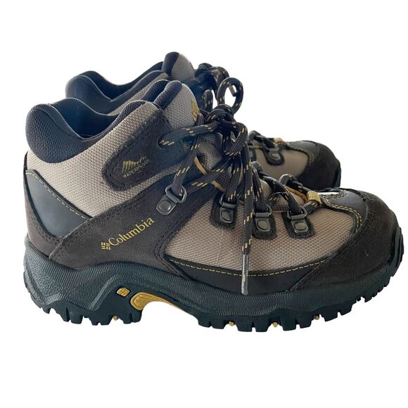 Columbia Other - Columbia kids boots tan/brown youth size 1.5 style BY3255–225
